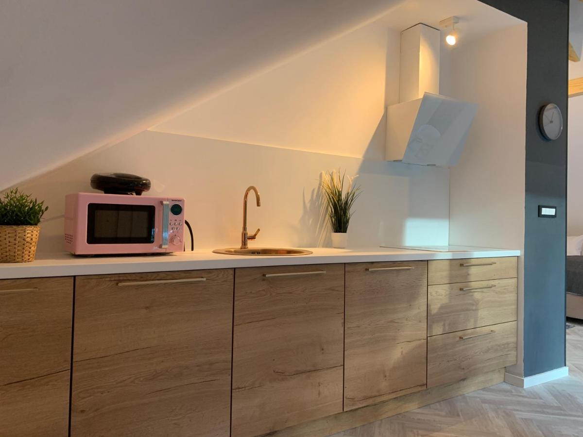 Pine Tree Holiday House Гозд Мартулек Екстериор снимка