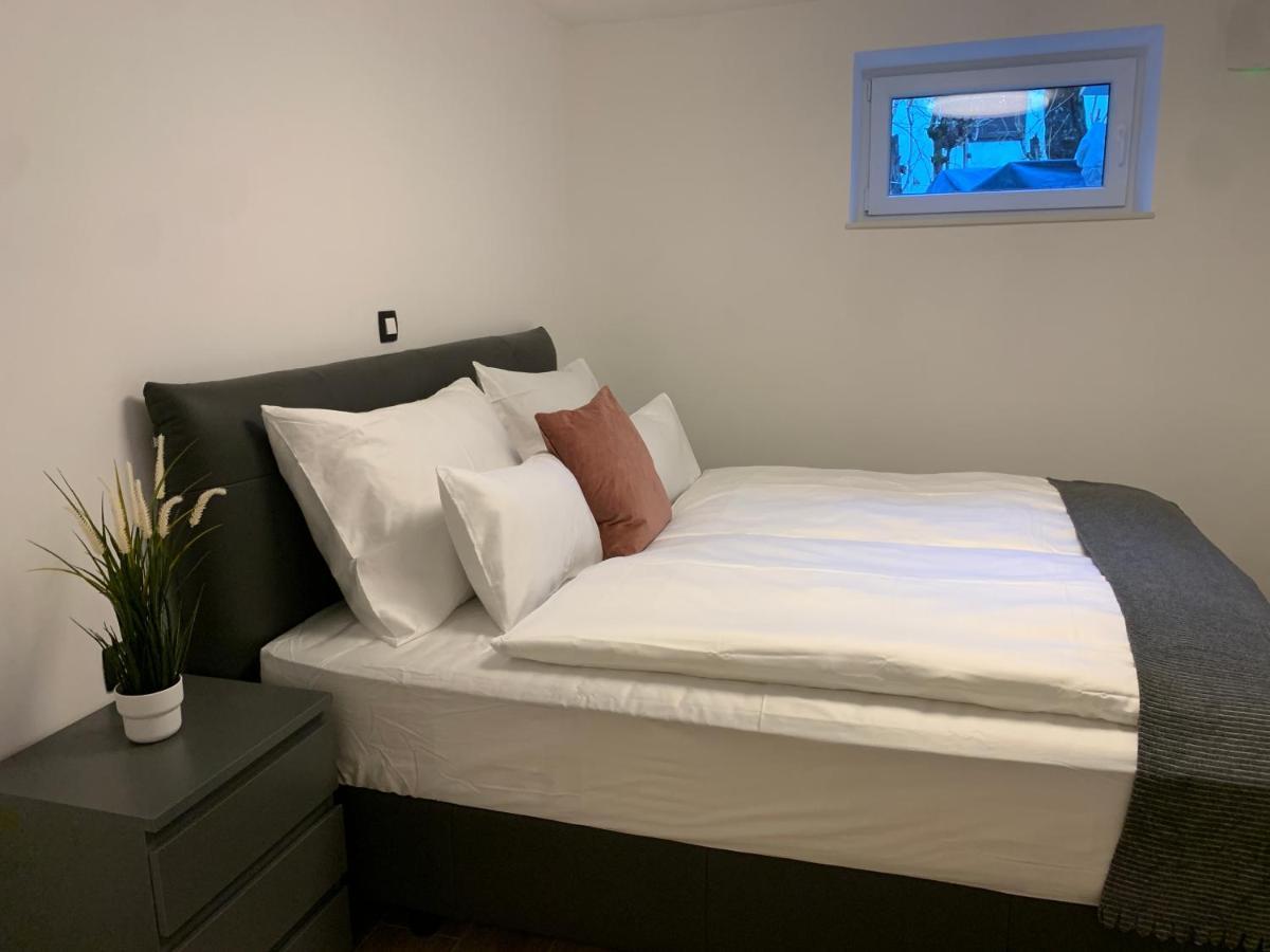 Pine Tree Holiday House Гозд Мартулек Екстериор снимка